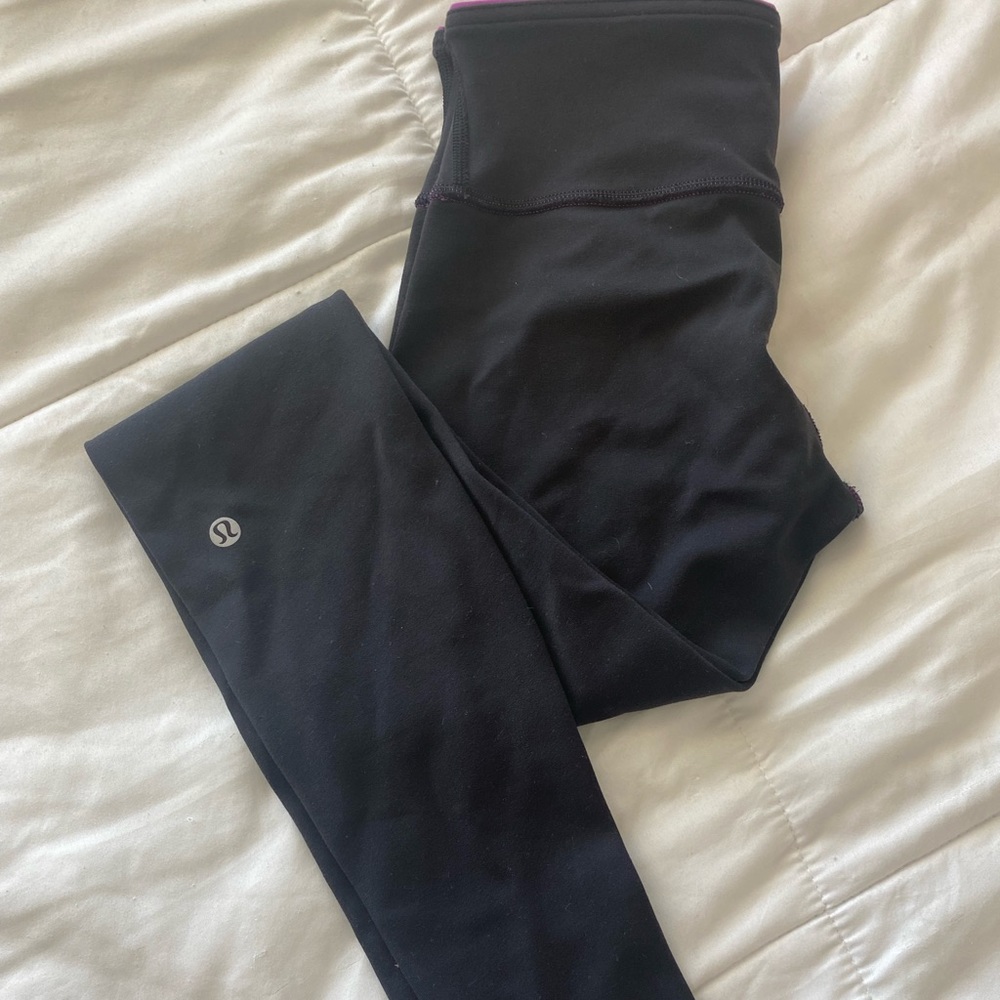 Lululemon Reversible Leggings- Black and Magenta